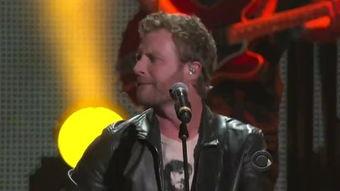 卢克·库姆斯：从廉价酒吧到乡村音乐巨星,从酒吧驻唱到乡村音乐传奇的崛起之路  第3张